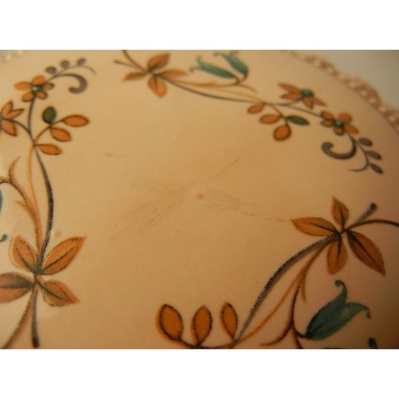 Vintage 1988 trinket dish, Gator Mold Co. covered ring dish 3" by 1 in. floral - Picture 7 of 8